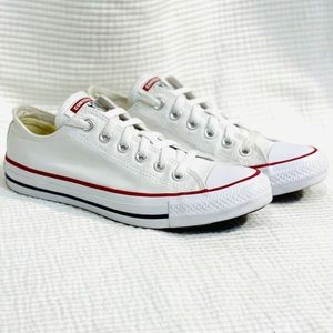 Converse Women’s Chuck Taylor All Stars